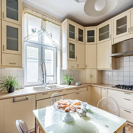 Grand Happy Hours Apartment