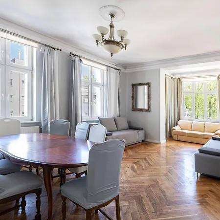 Grand Happy Hours Apartment