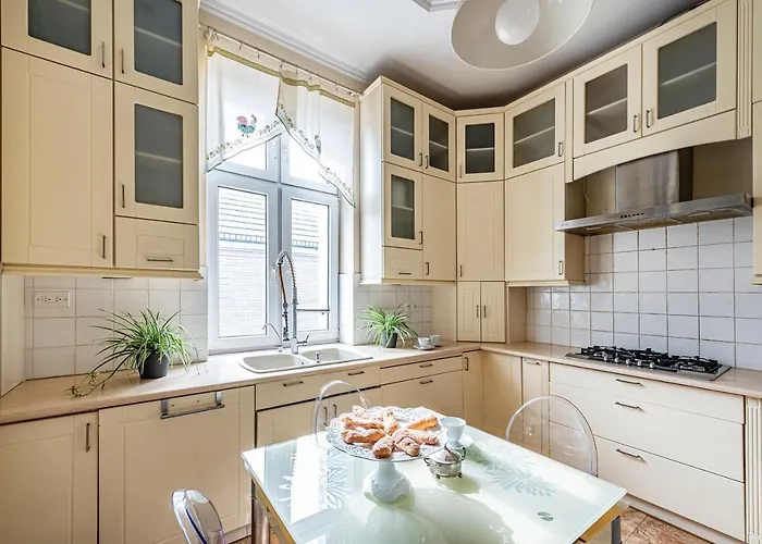 Grand Happy Hours Lägenhet