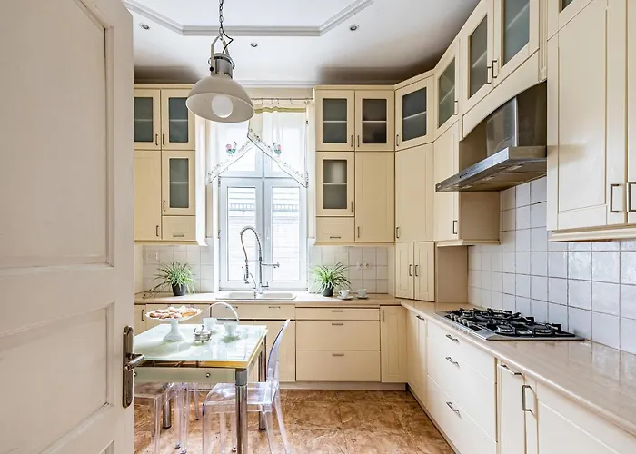 Grand Happy Hours Lägenhet *