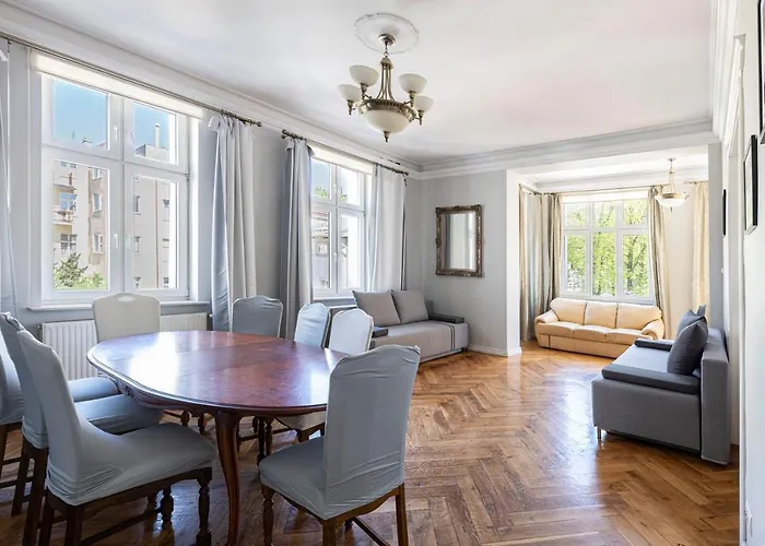 Grand Happy Hours Lägenhet